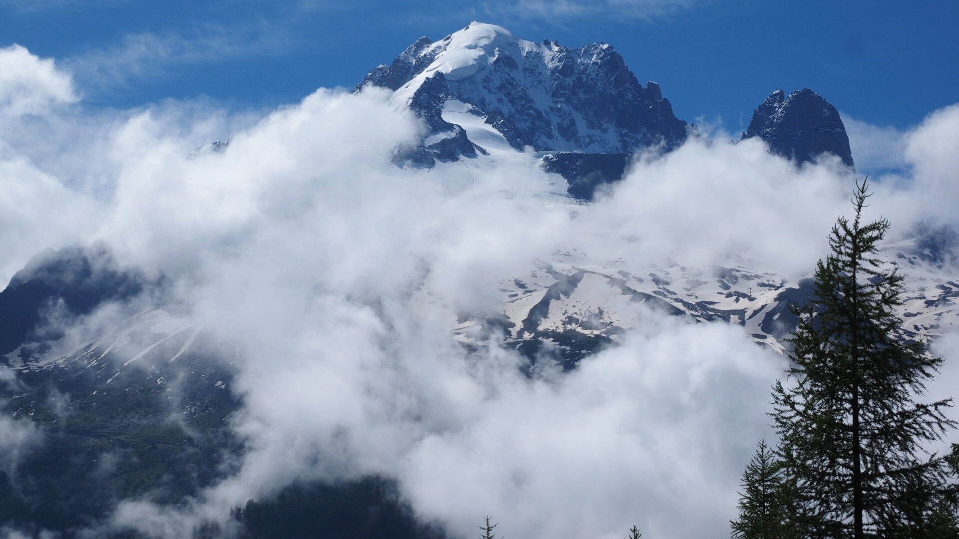 Mont Blanc view from the TMB trail